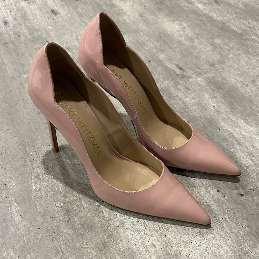 Stuart Weitzman
Stuart Weitzman Scallop Edges Pointed-Toe Pumps size 9.5